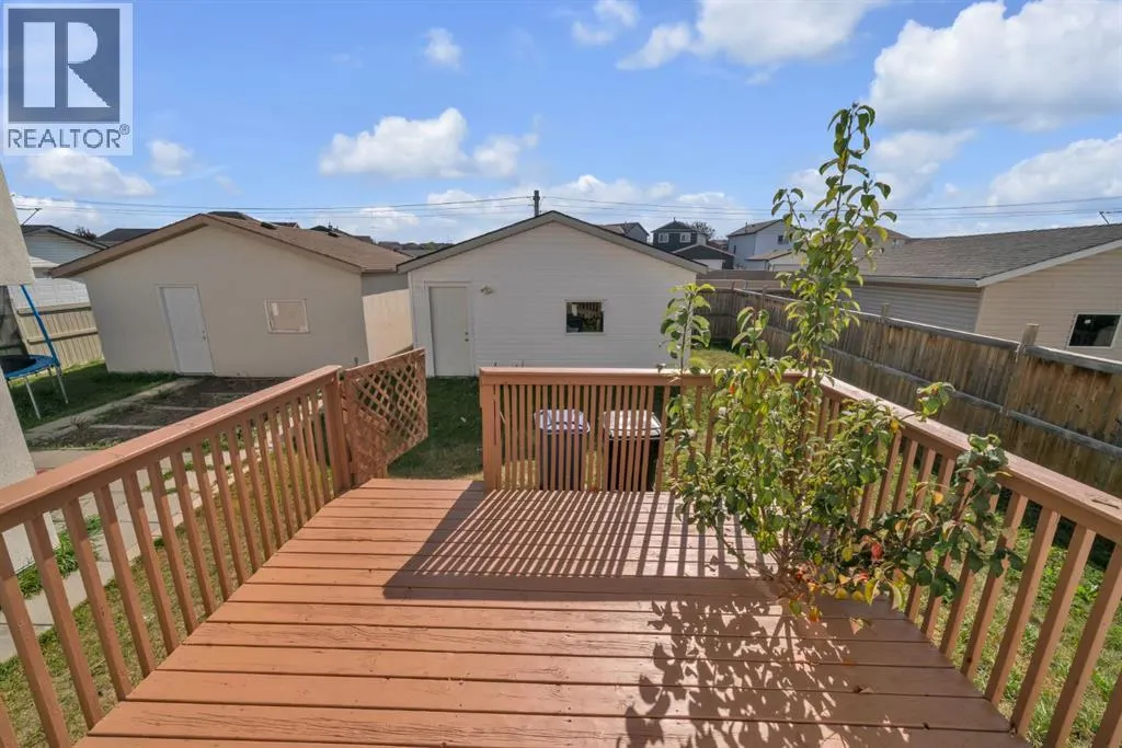 18 Martinvalley Way NE