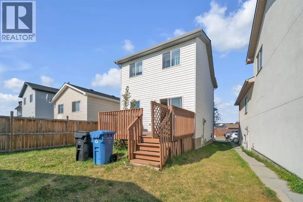 18 Martinvalley Way NE