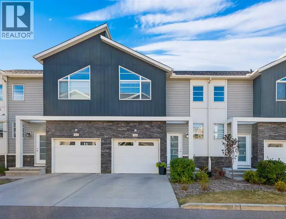 508 Redstone View NE