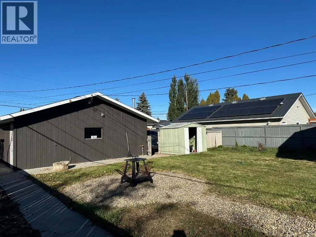 31 10 Street W