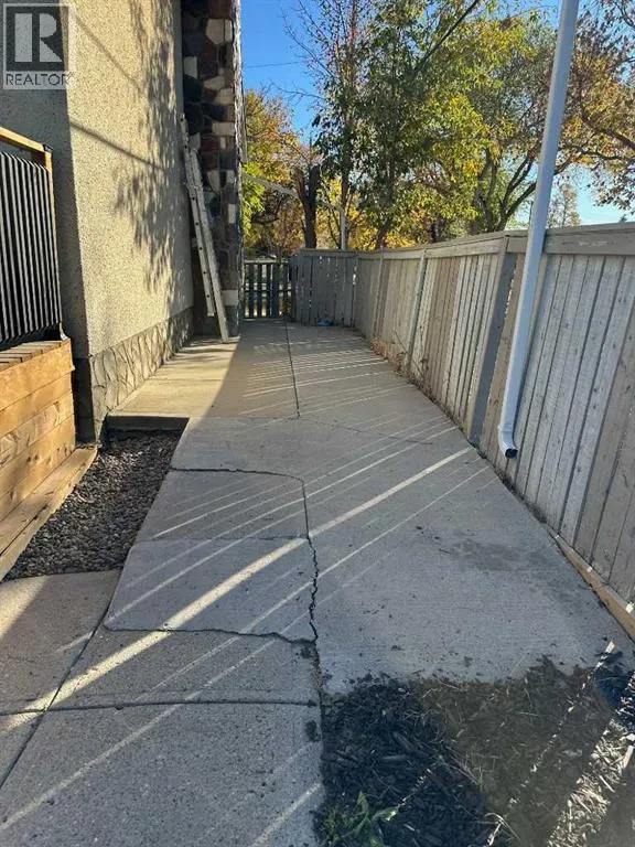 31 10 Street W