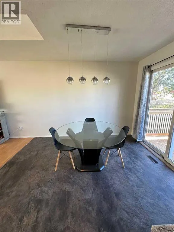 31 10 Street W