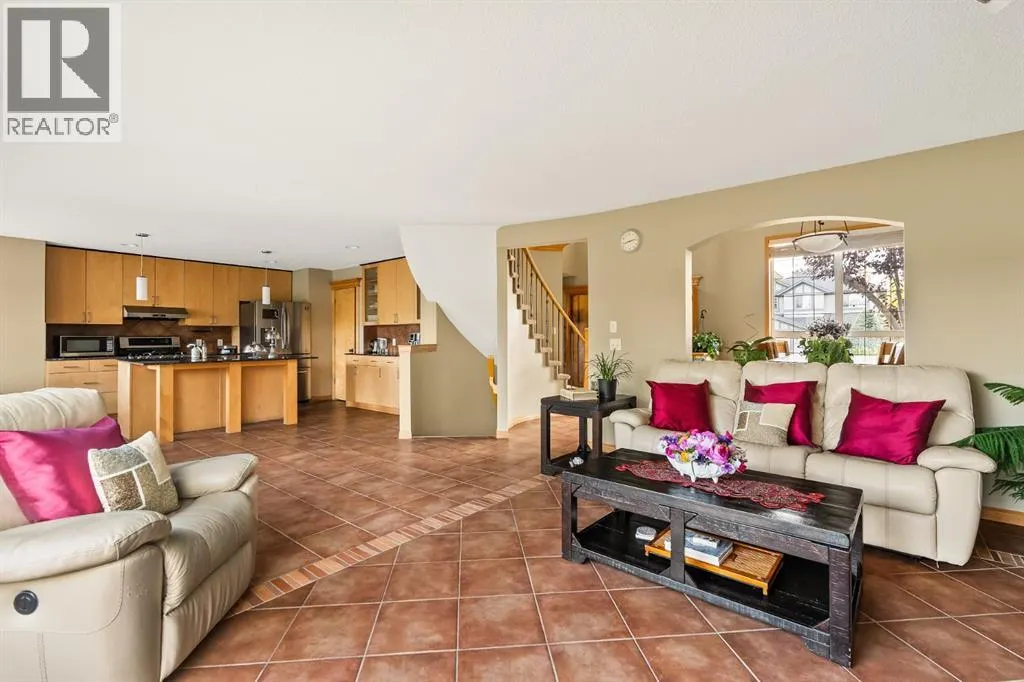 120 Simcoe Close SW