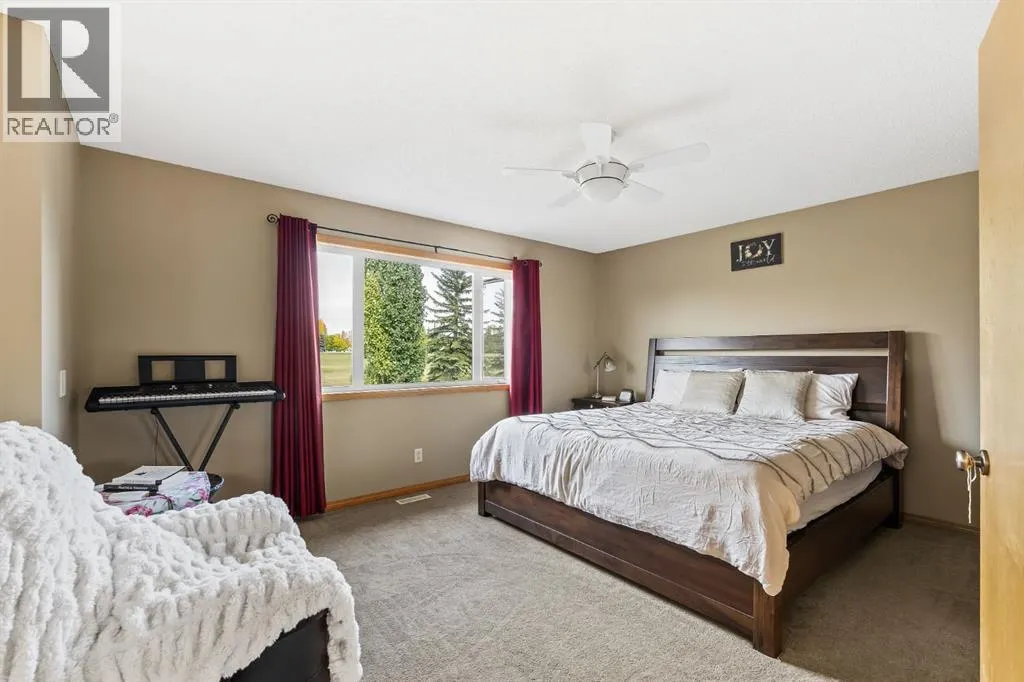 120 Simcoe Close SW