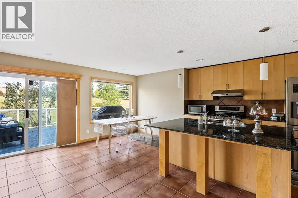 120 Simcoe Close SW