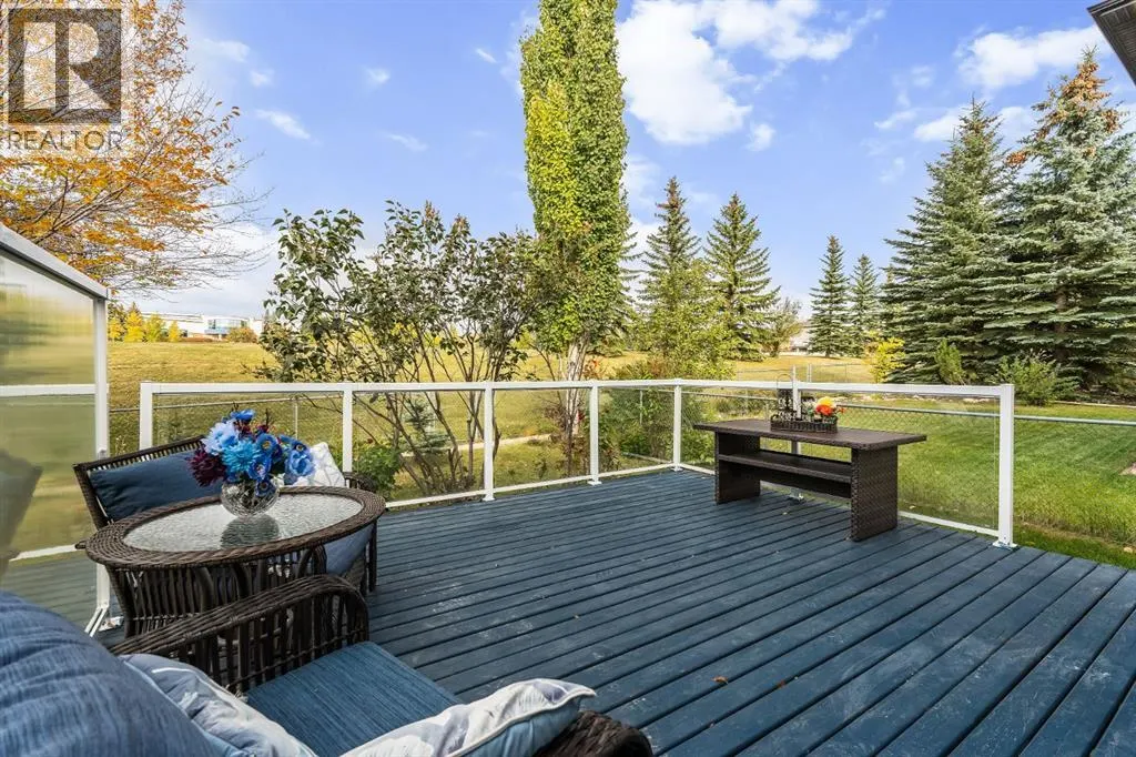 120 Simcoe Close SW