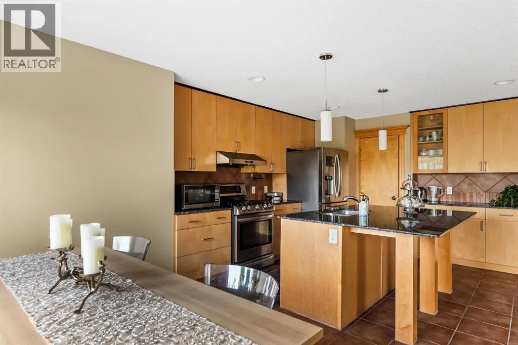 120 Simcoe Close SW