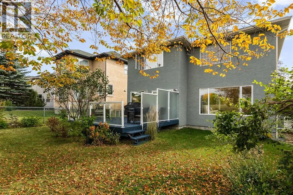 120 Simcoe Close SW