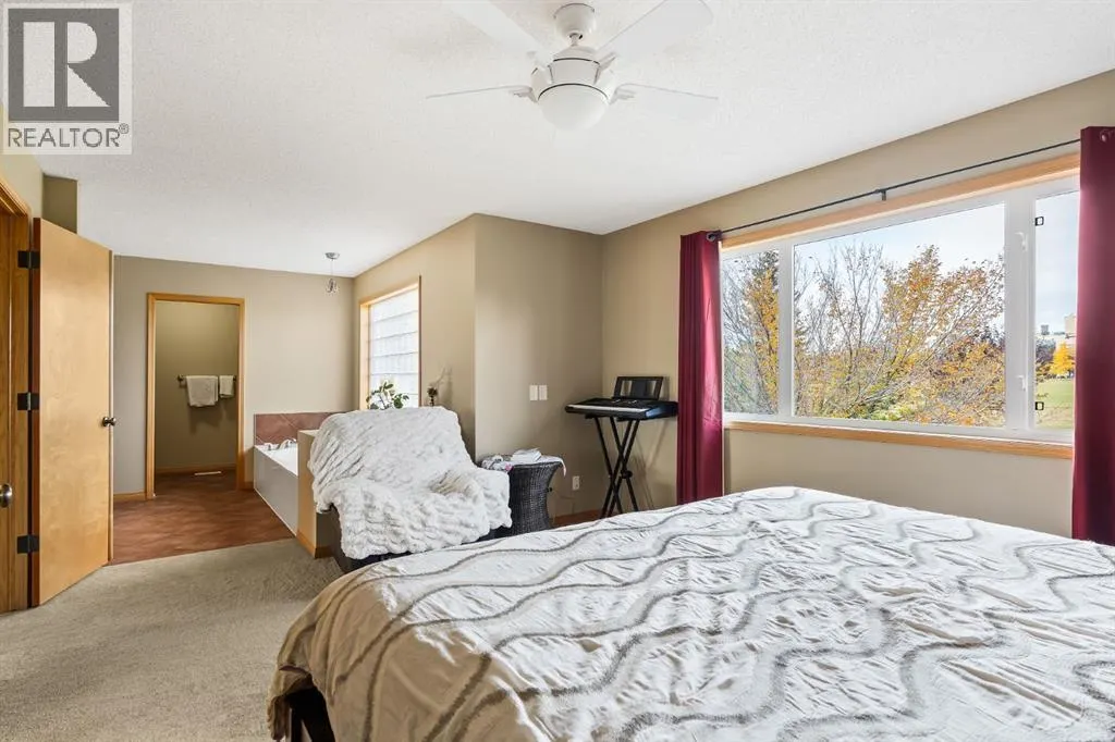 120 Simcoe Close SW