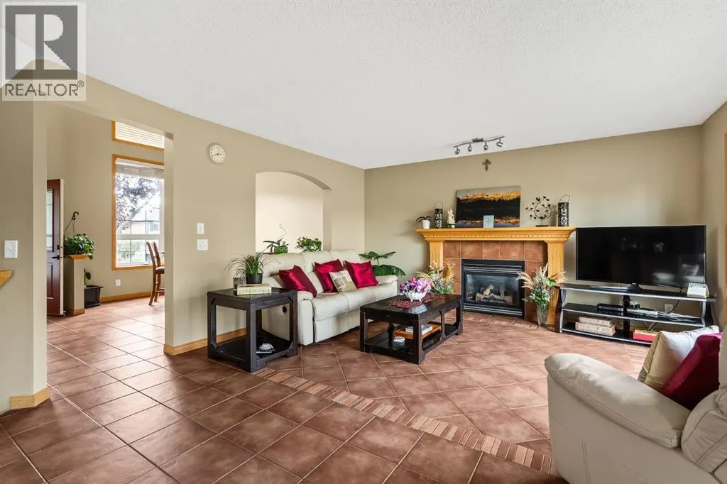 120 Simcoe Close SW