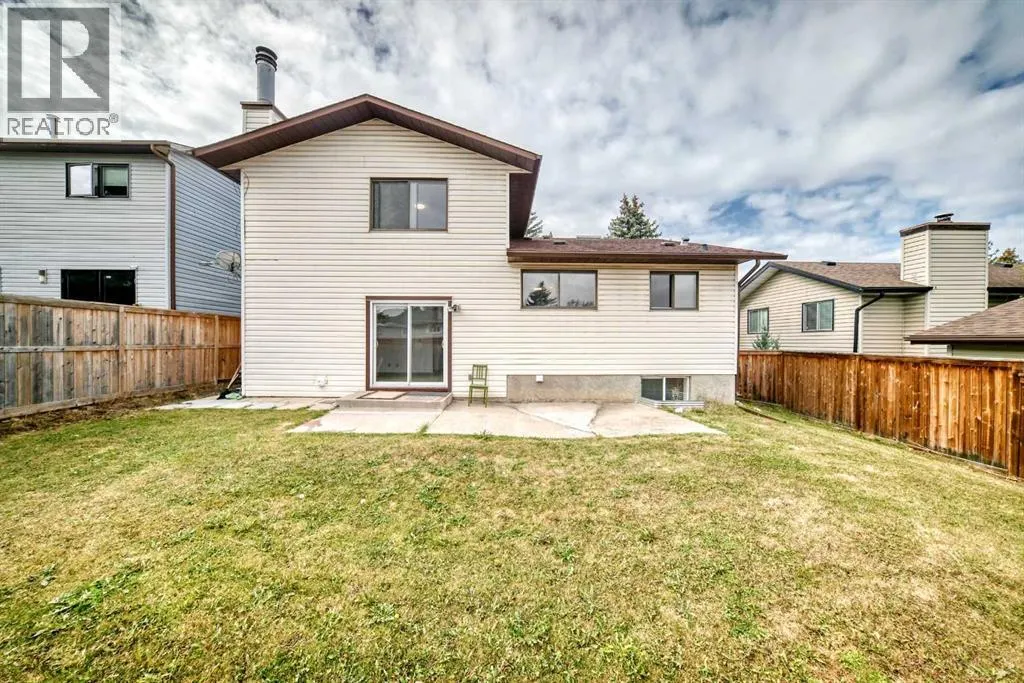 279 Beddington Circle NE