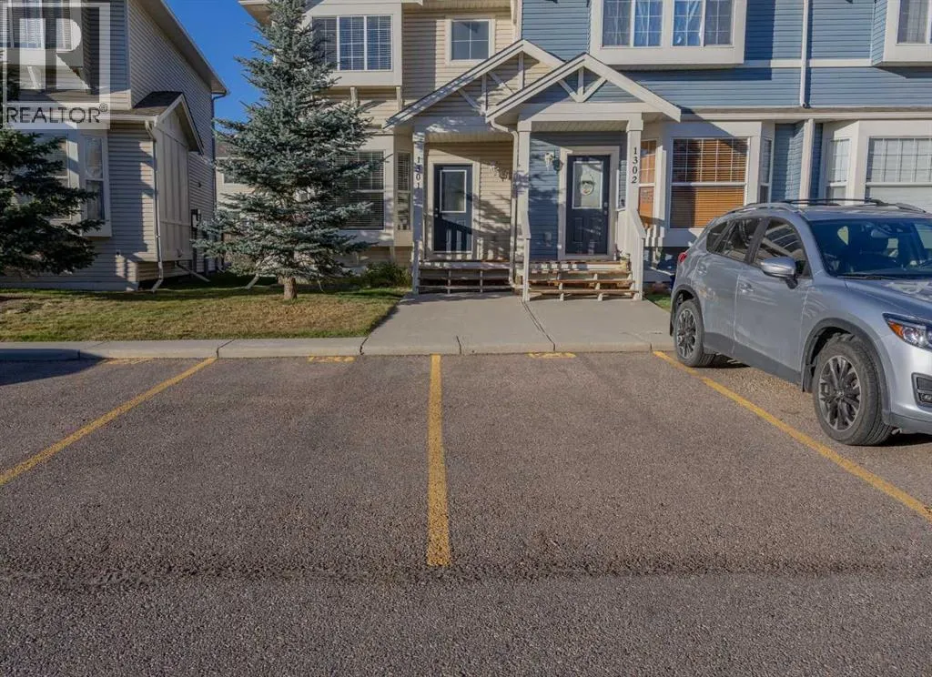 1301, 703 Luxstone Square SW