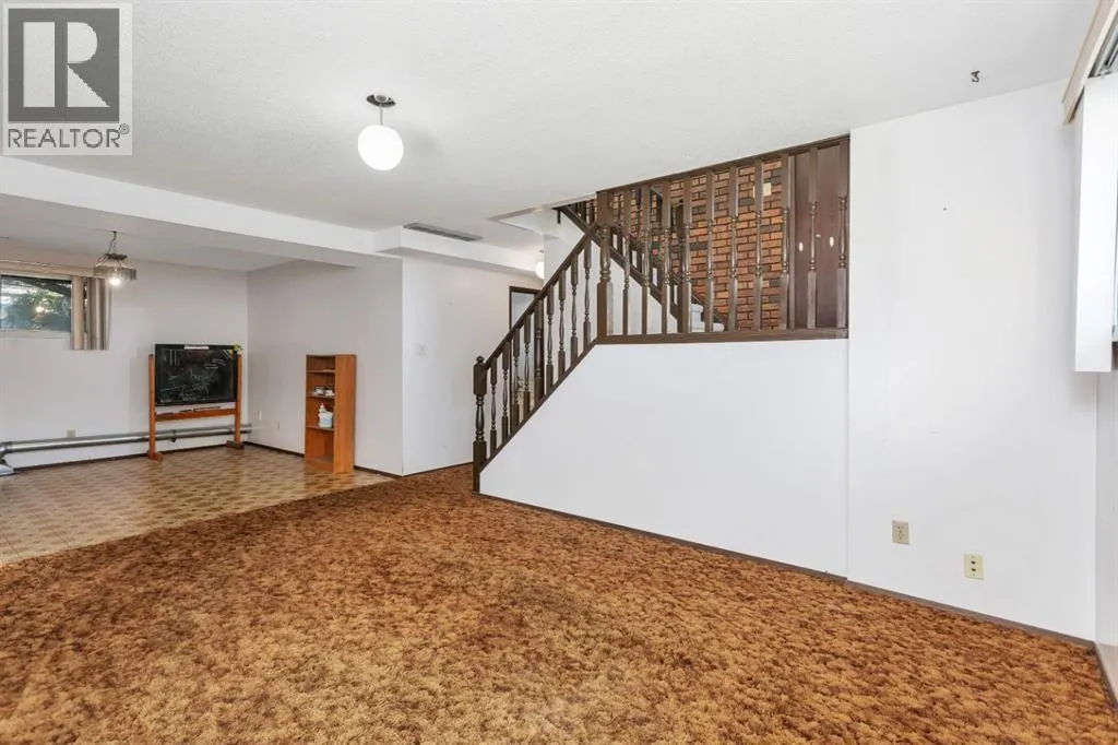 5628 55 Avenue