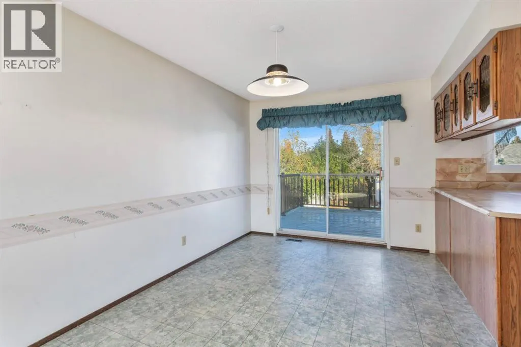 5628 55 Avenue