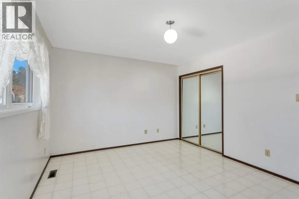 5628 55 Avenue