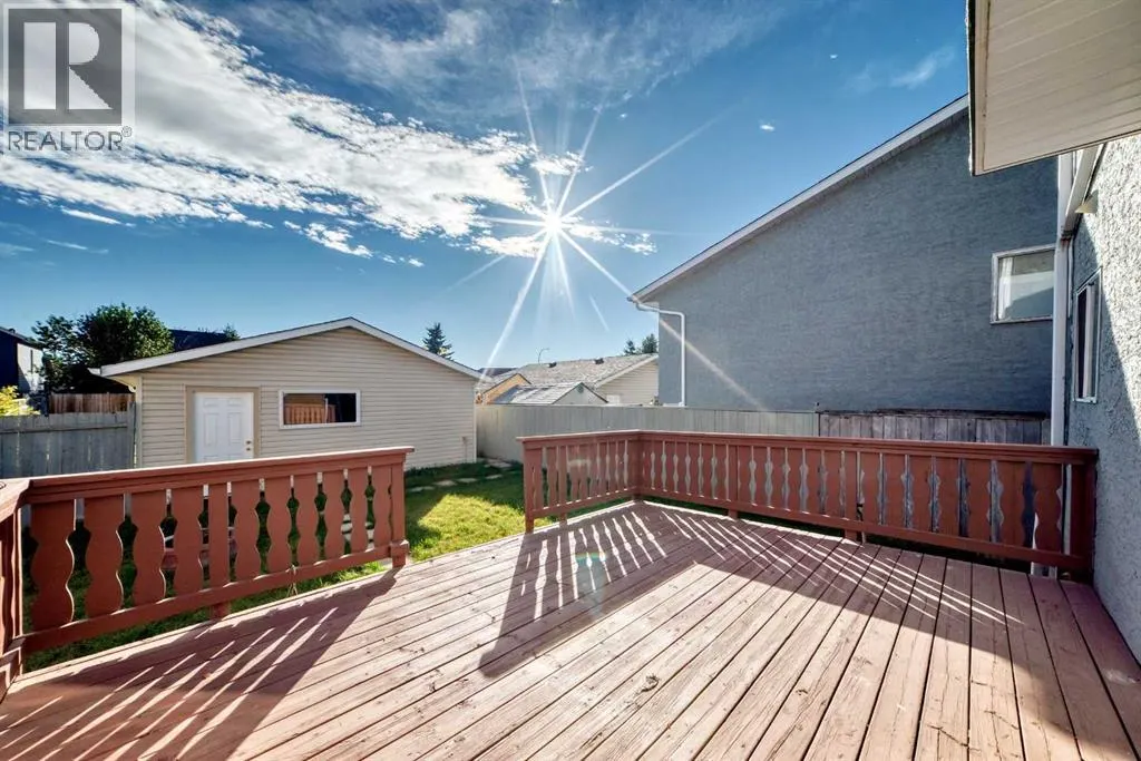 120 Martinview Close NE
