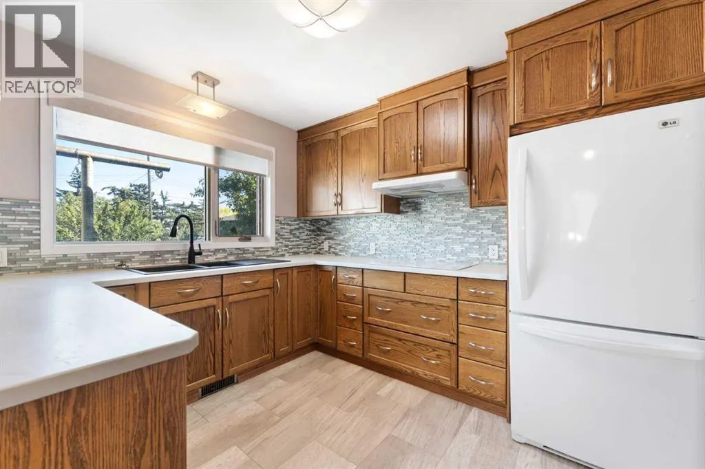 98 Lynnwood Drive SE