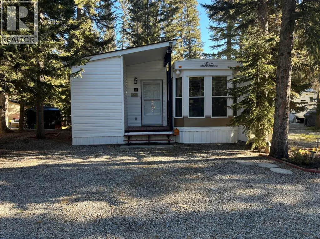 18, 200 4th Ave SW