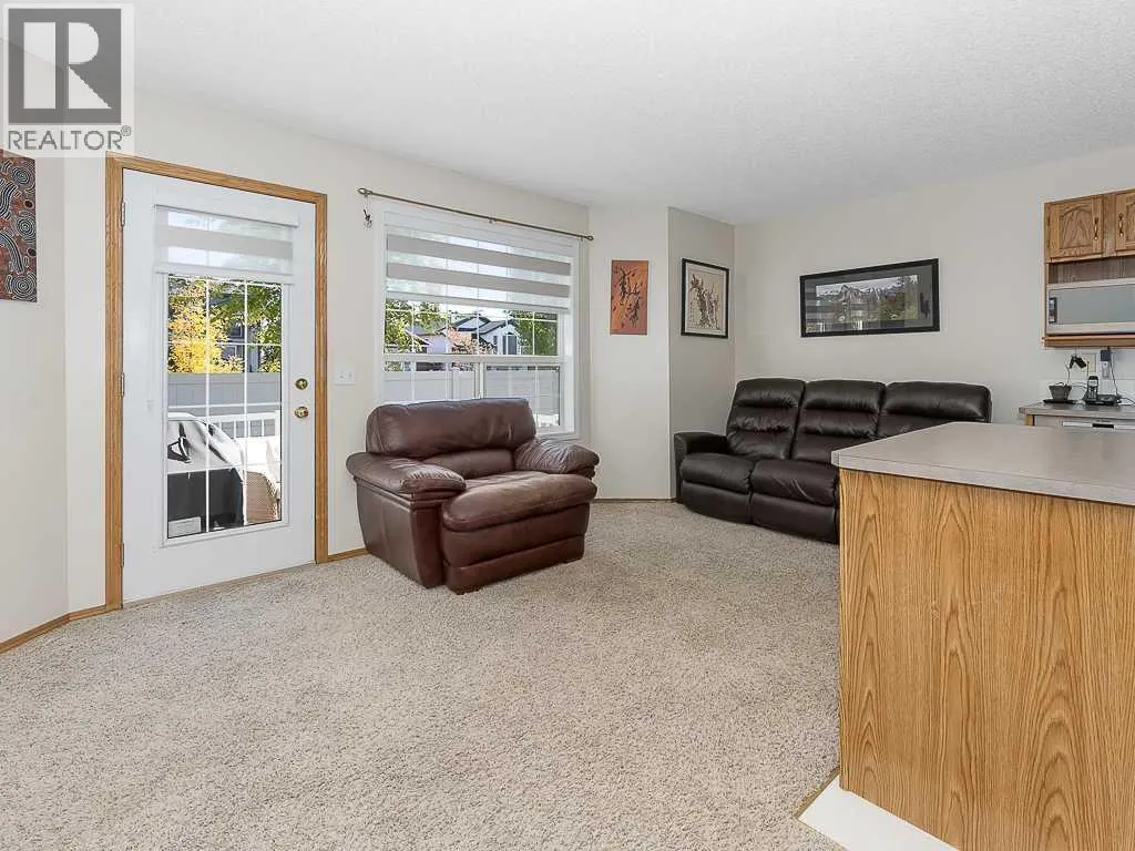 119 Mt Douglas Manor SE