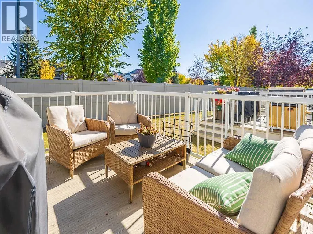 119 Mt Douglas Manor SE