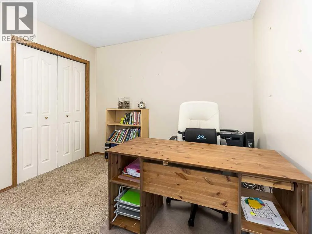 119 Mt Douglas Manor SE