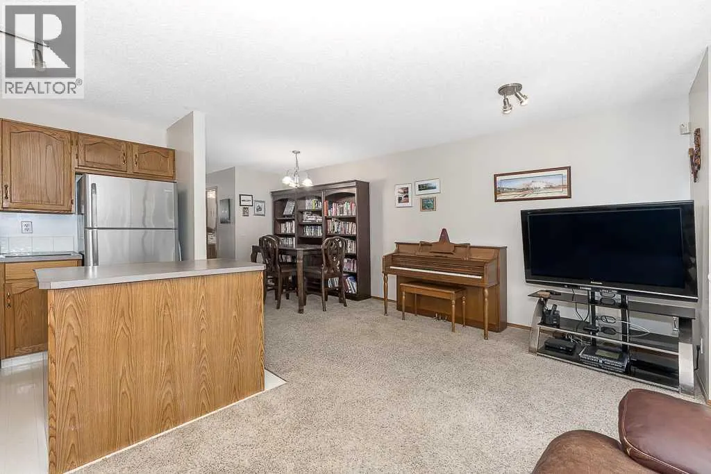 119 Mt Douglas Manor SE