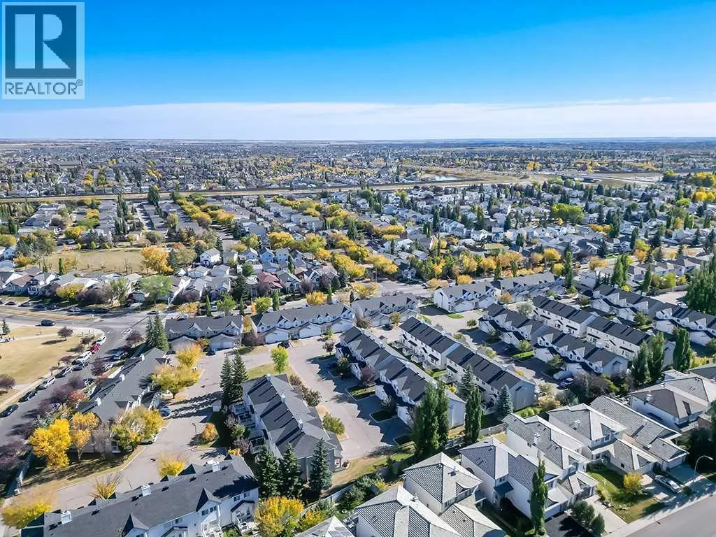 119 Mt Douglas Manor SE