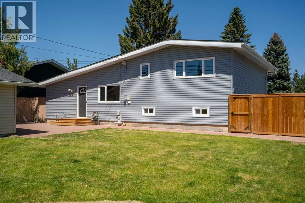 1039 Lake Bonavista Drive SE