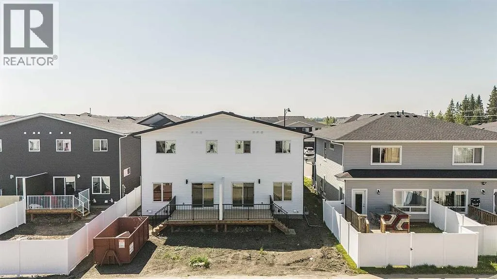 44 Earl Close