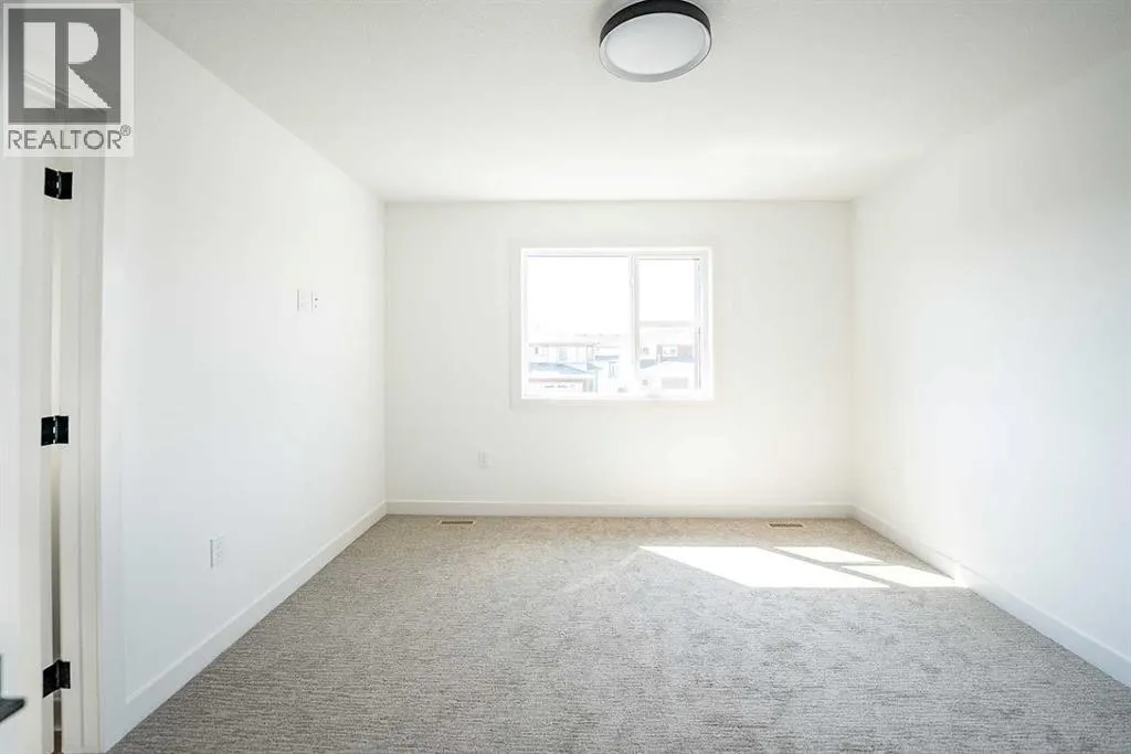44 Earl Close