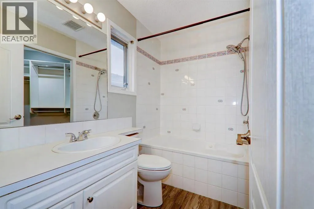 435 Douglas Ridge Mews SE