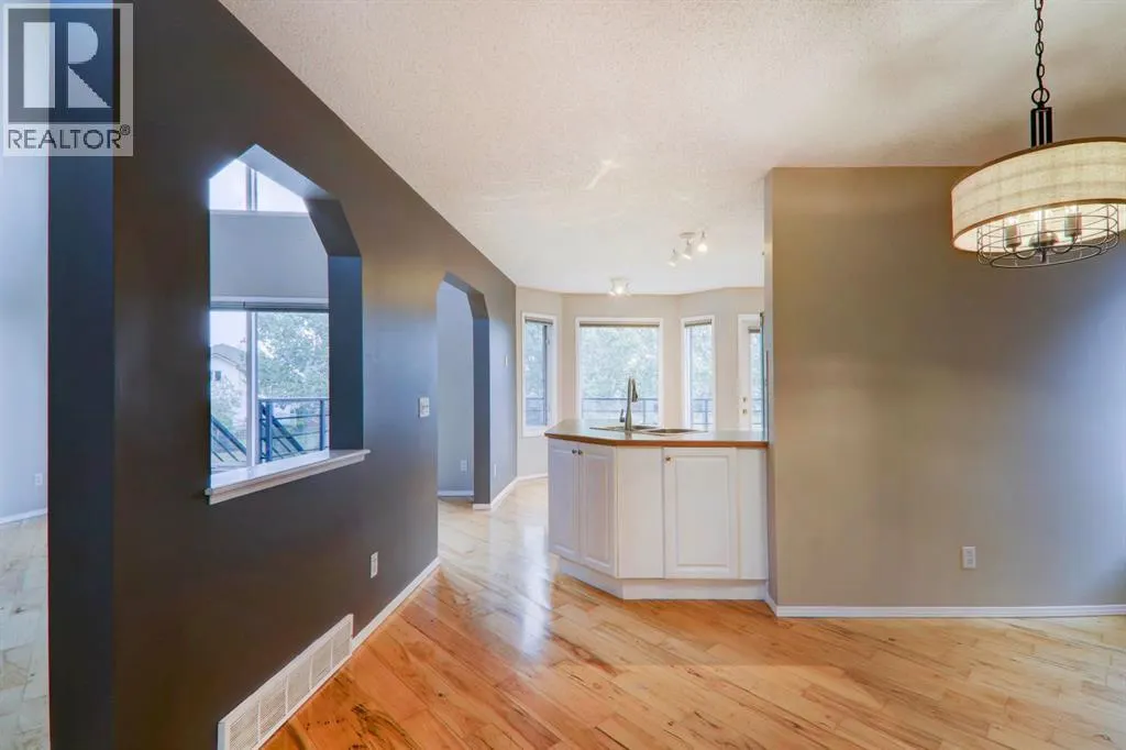 435 Douglas Ridge Mews SE