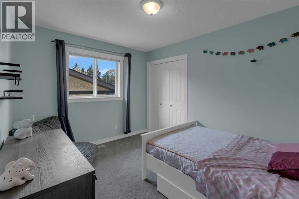99 Macewan Park Road NW