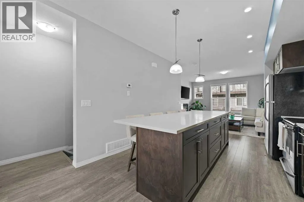1205, 280 Williamstown Close NW