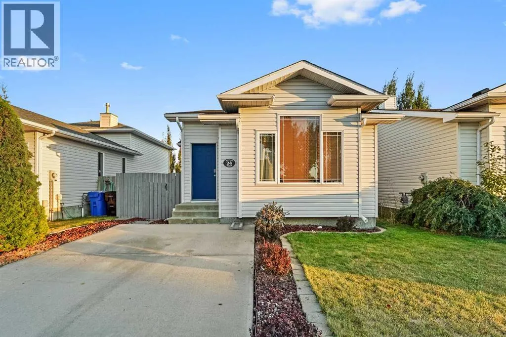 24 Blackfoot Court W