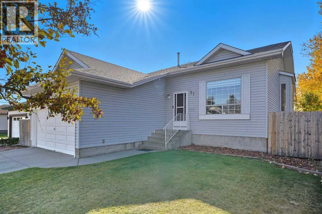 31 Applegrove Crescent SE