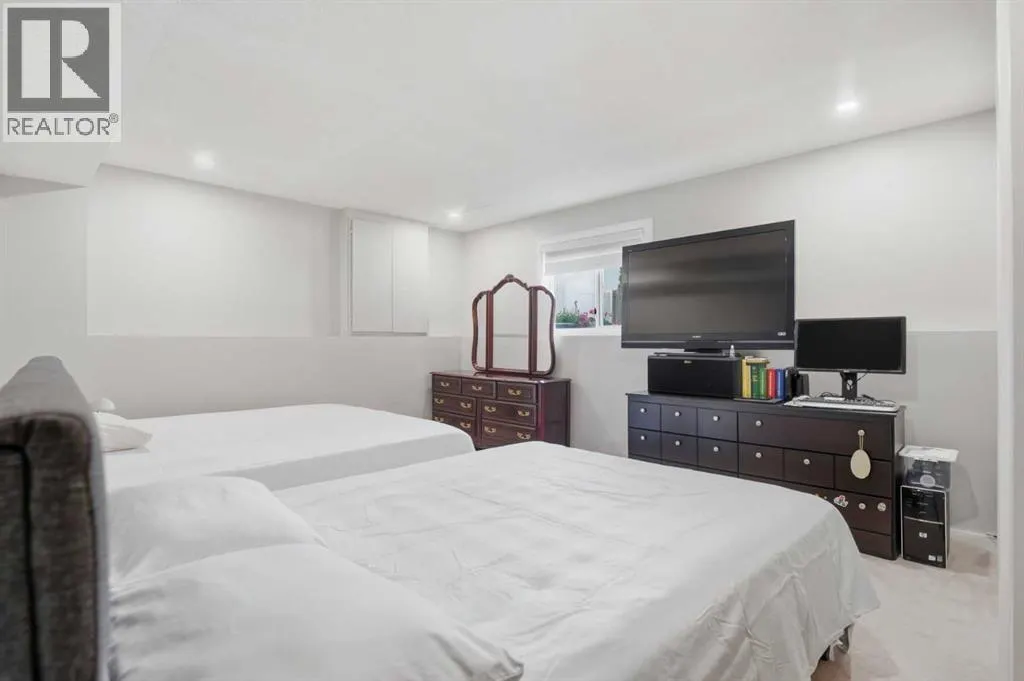 31 Applegrove Crescent SE