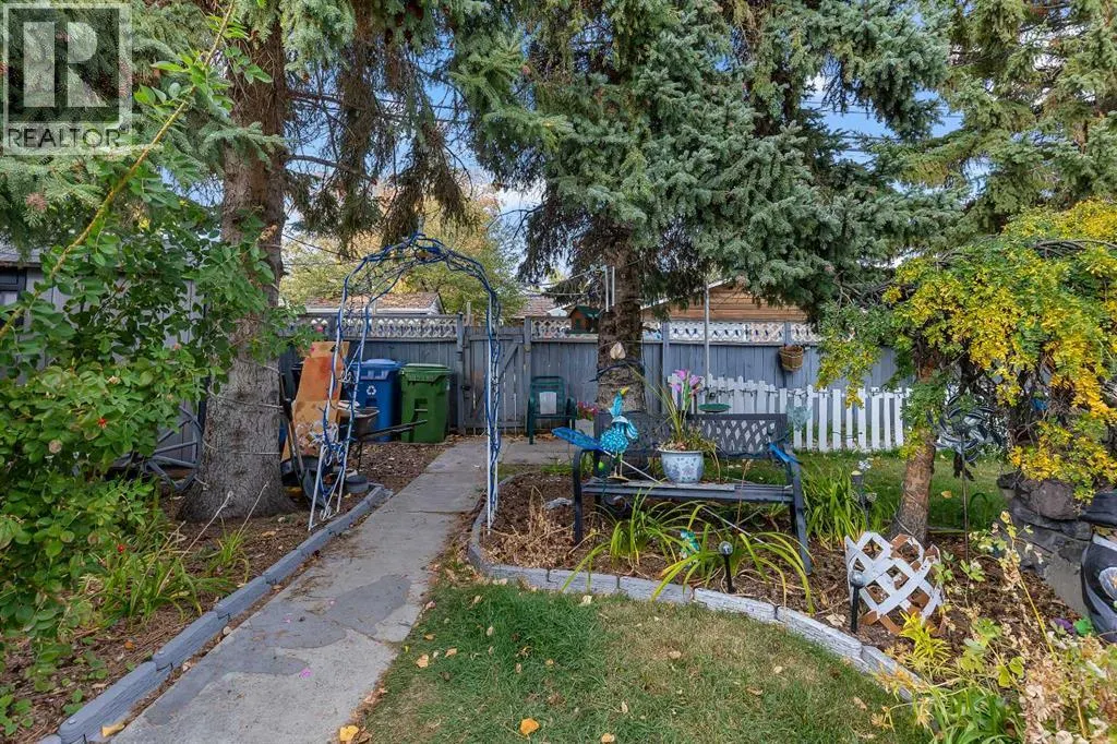 8128 Bowglen Crescent NW
