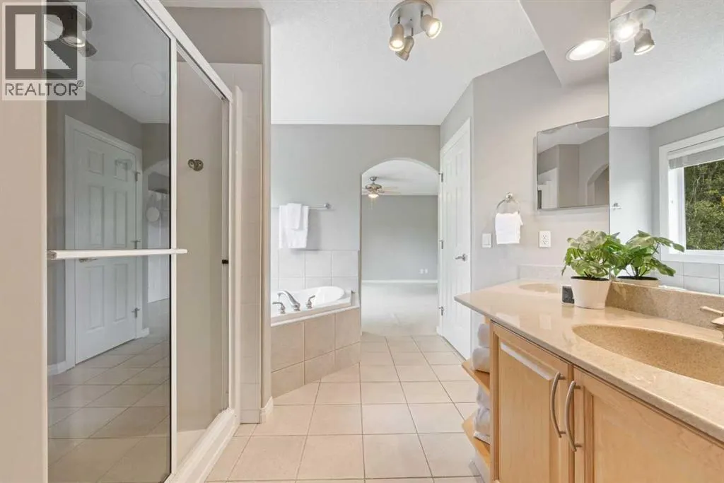 164 Strathlea Place SW