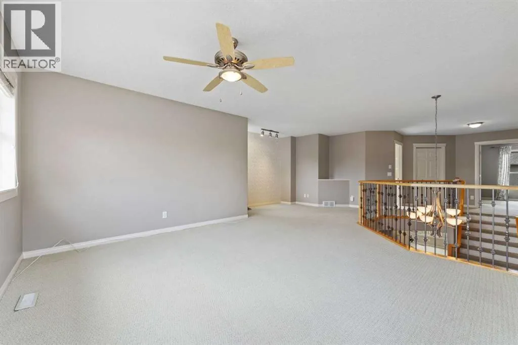 164 Strathlea Place SW