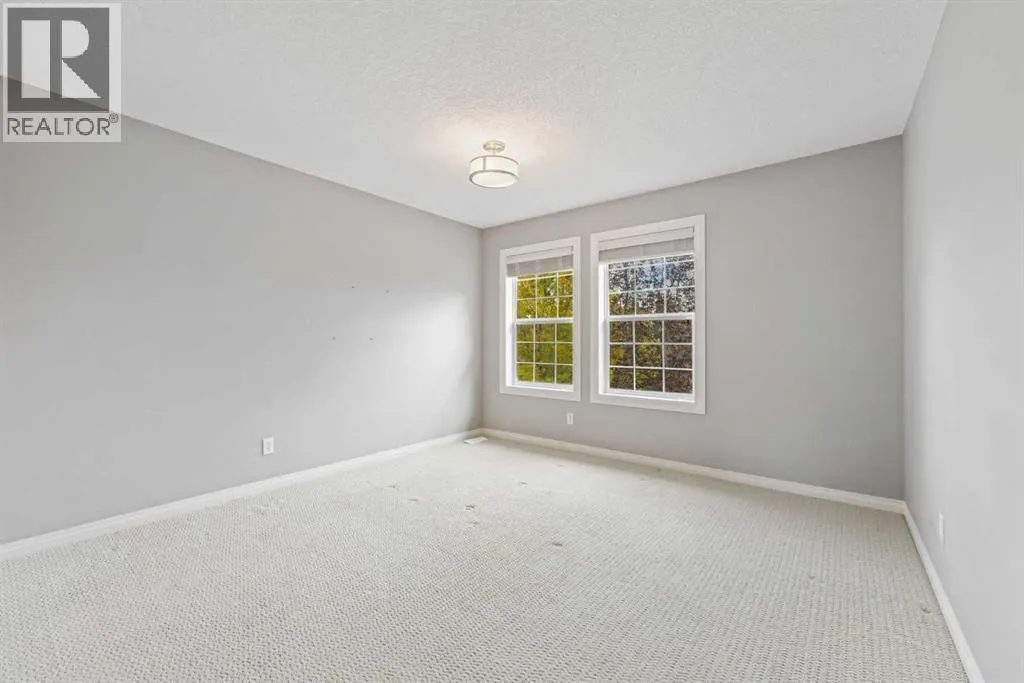 164 Strathlea Place SW