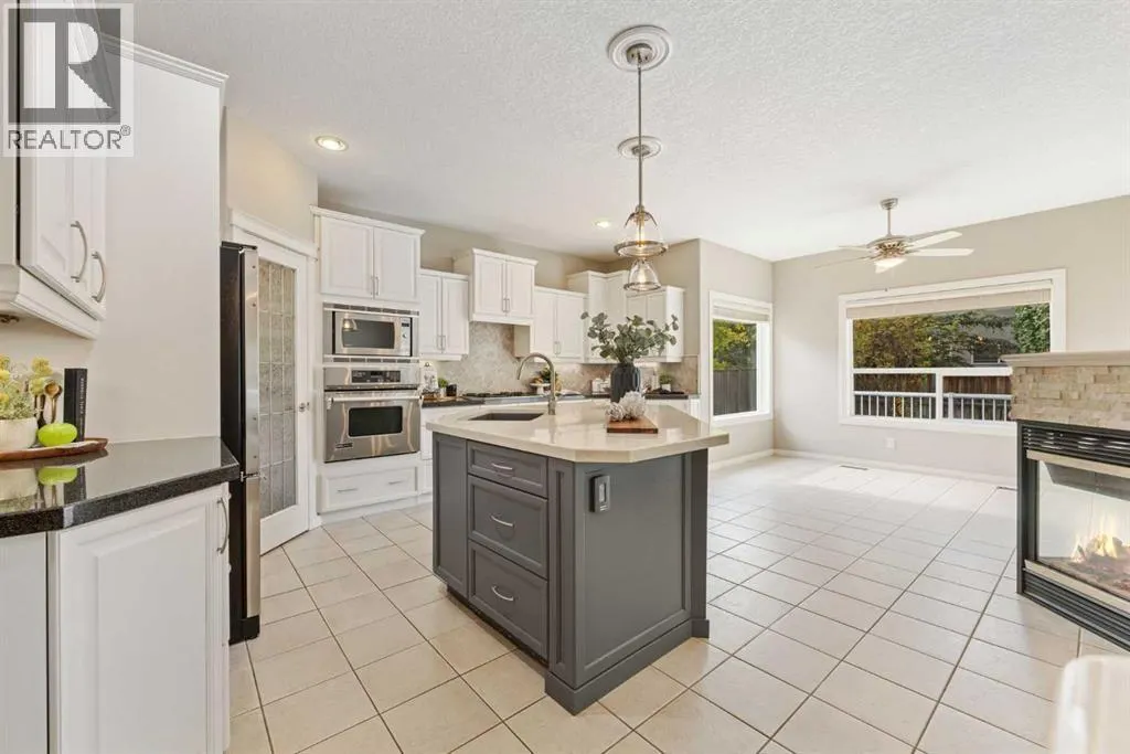 164 Strathlea Place SW