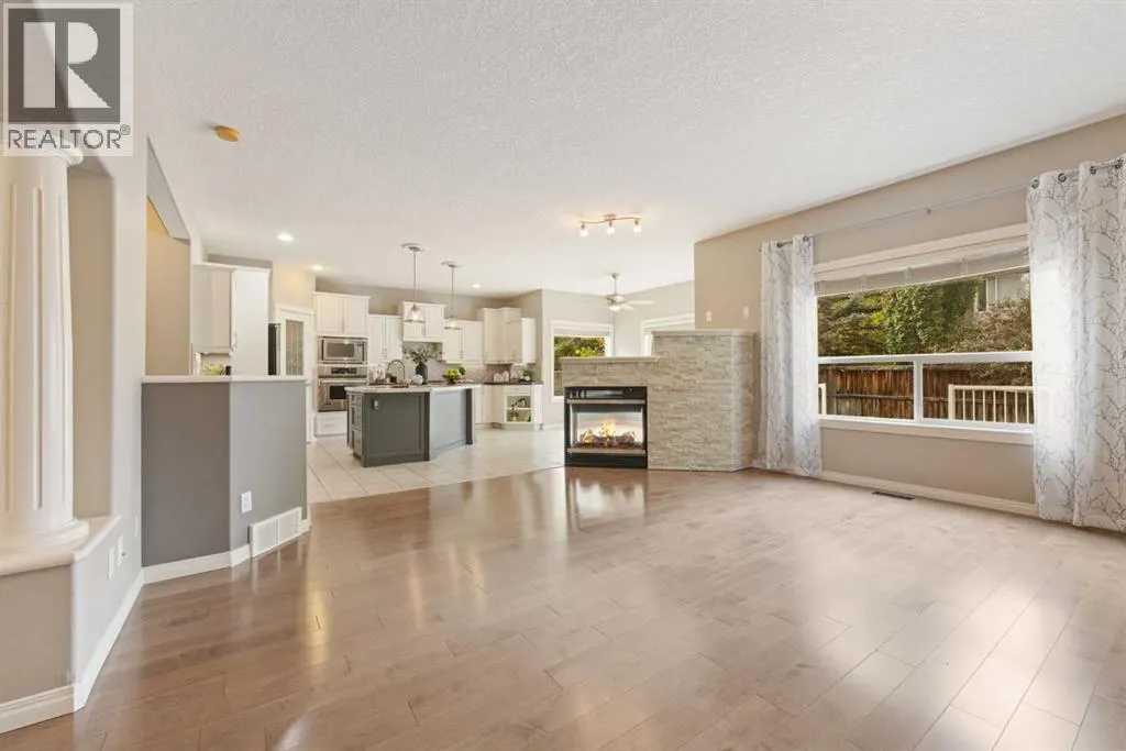 164 Strathlea Place SW