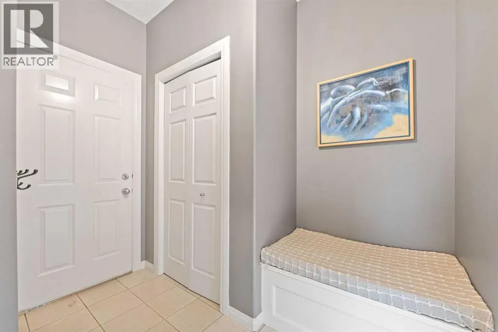 164 Strathlea Place SW