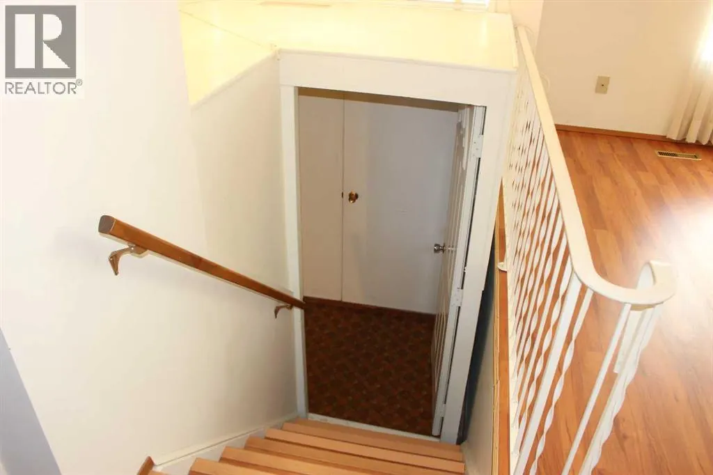 2409 17 Street N