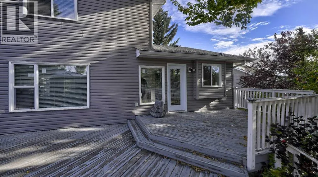 160 Riverstone Crescent SE