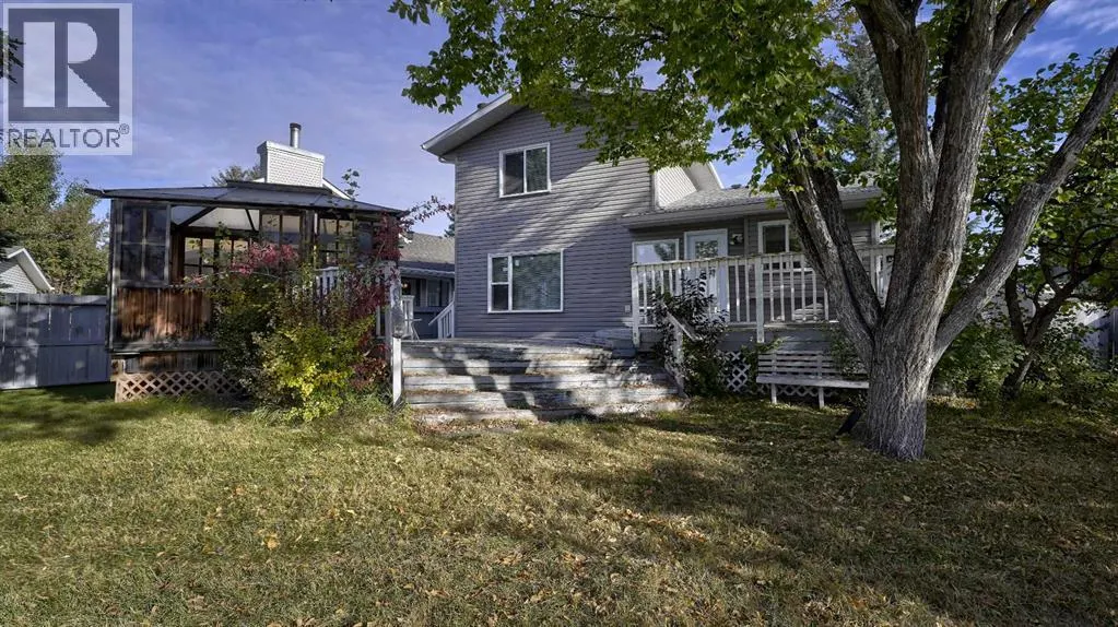 160 Riverstone Crescent SE