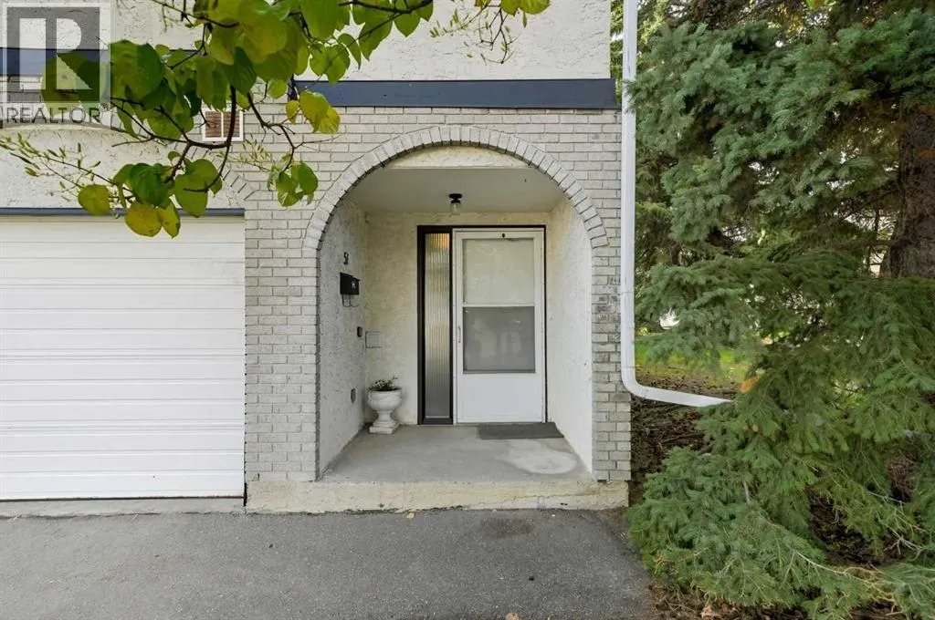 51, 5400 Dalhousie Drive NW
