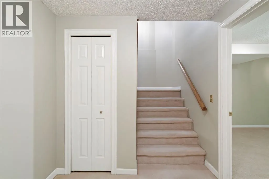 23, 275 Woodridge Drive SW