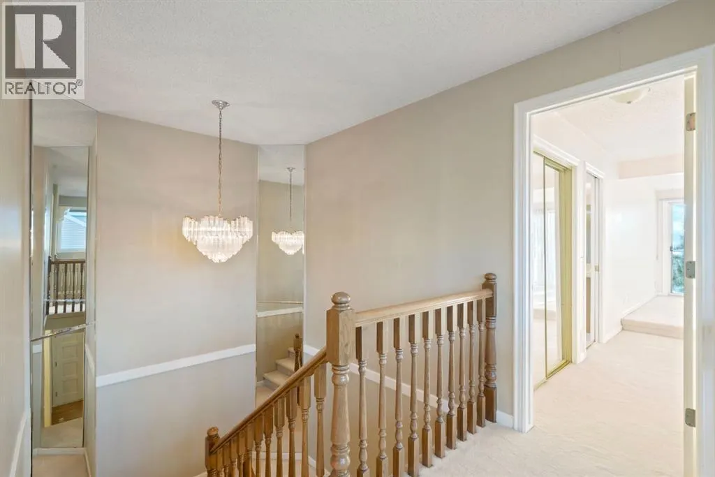 23, 275 Woodridge Drive SW